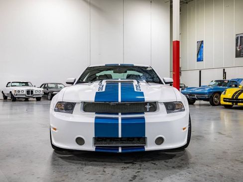 Used 2012 Ford Mustang GT Premium w/ HID Headlamps & Security Pkg RWD image 10