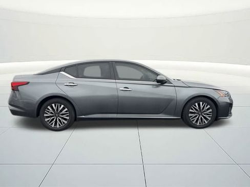 Used 2023 Nissan Altima 2.5 SV image 6