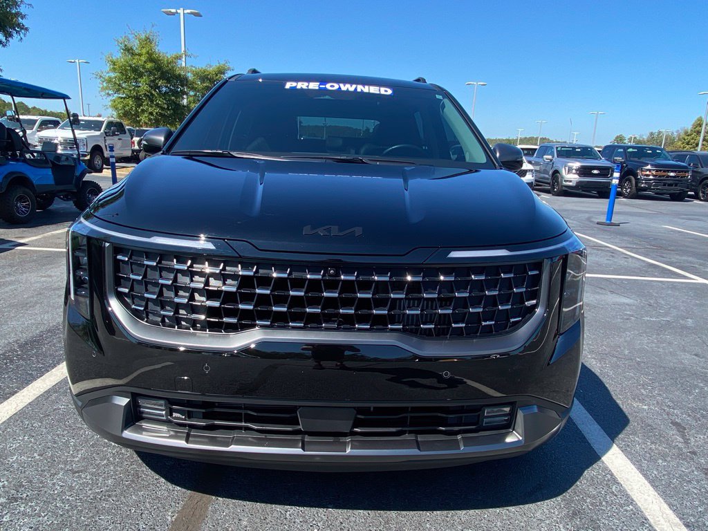 Used 2026 Kia Carnival SX w/ SX Dark Edition Package FWD image 2