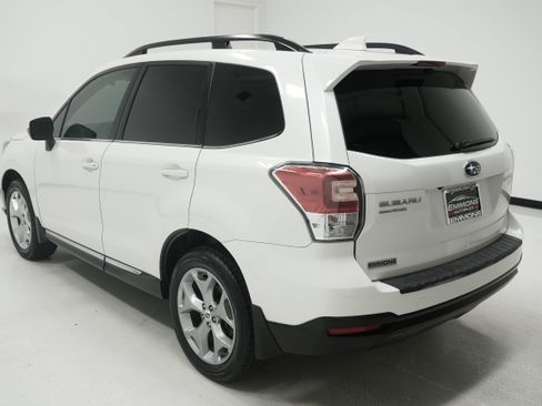 Used 2017 Subaru Forester 2.5i Touring AWD/4WD image 6