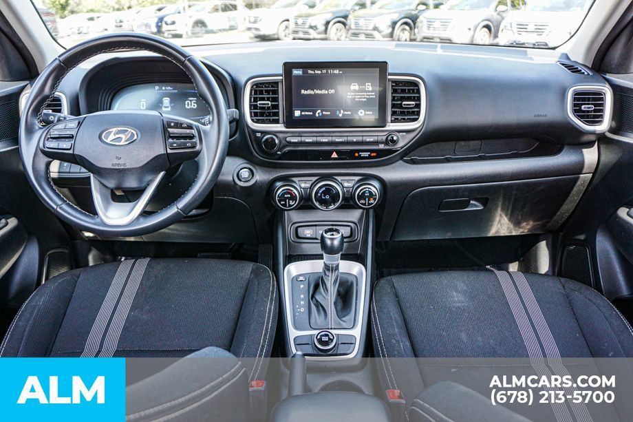 Used 2025 Hyundai Venue SEL FWD image 24