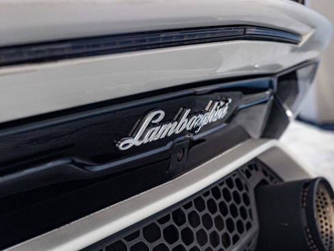 Used 2020 Lamborghini Aventador SVJ AWD/4WD image 53