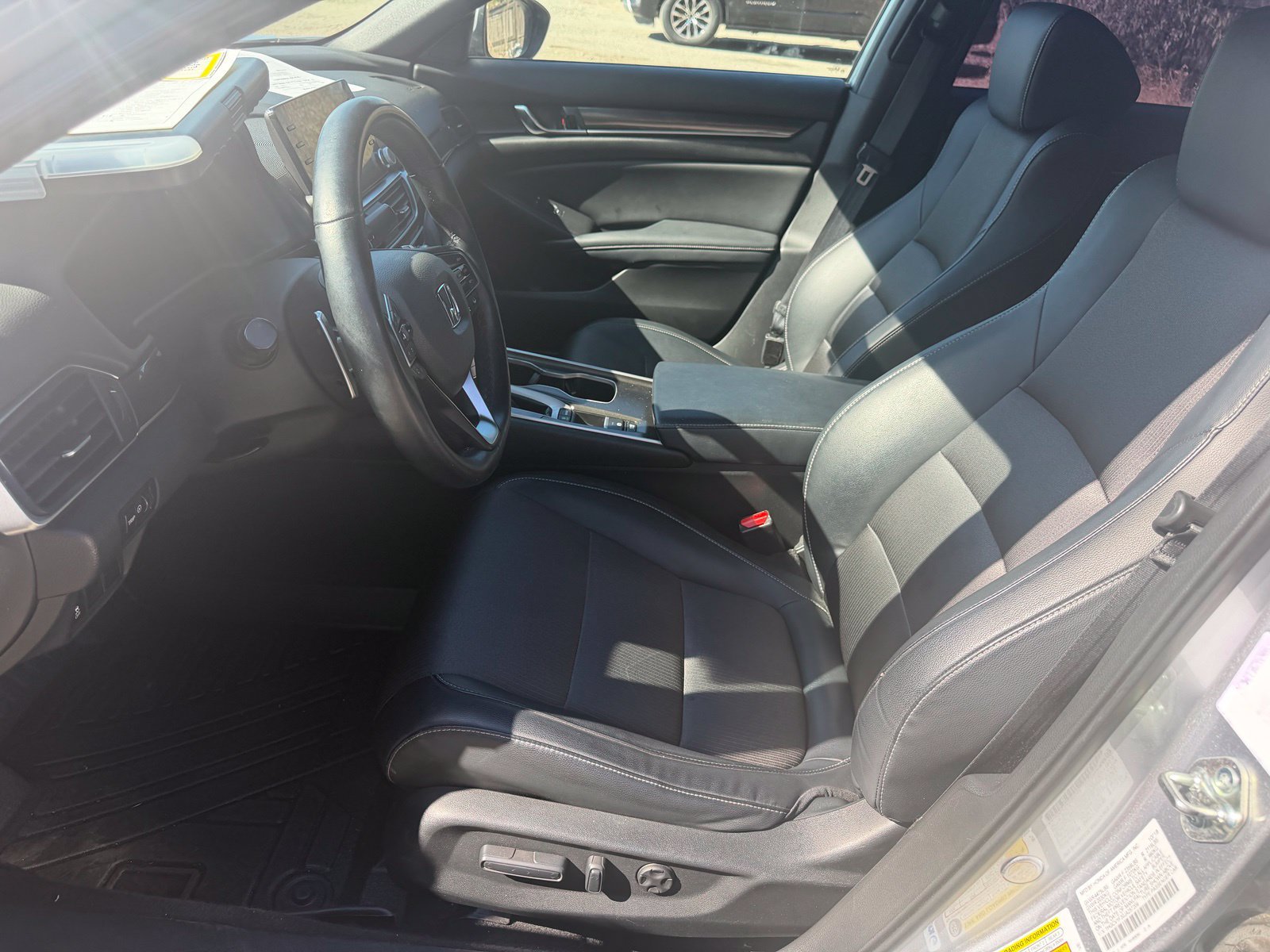 Used 2018 Honda Accord Sport image 10