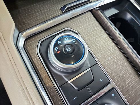 Used 2023 Ford Expedition Limited image 28