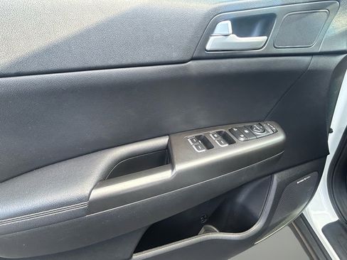 Used 2017 Kia Sportage EX w/ EX Technology Package image 9