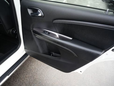 Used 2019 Dodge Journey Crossroad w/ Nav & Sun Group image 24