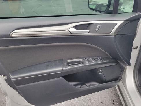 Certified 2019 Ford Fusion SE image 18