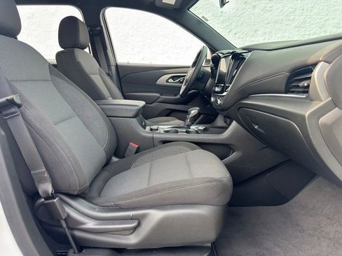 Used 2024 Chevrolet Traverse LT AWD/4WD image 32