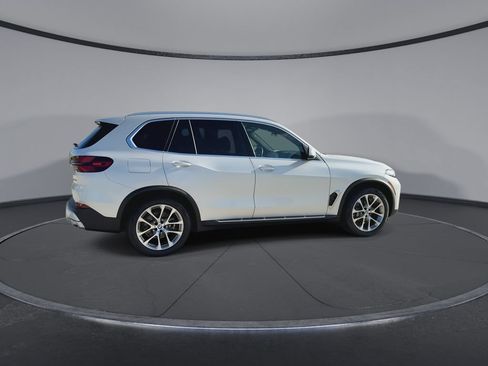 Used 2025 BMW X5 xDrive40i AWD/4WD image 9