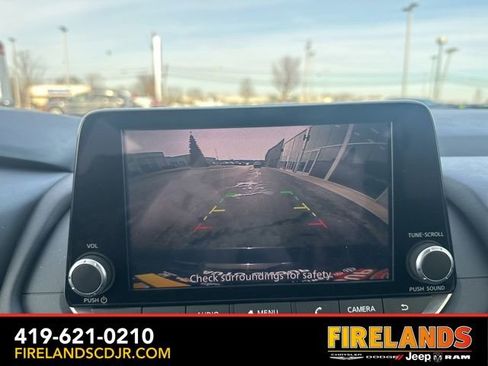 Used 2024 Nissan Rogue SV image 29