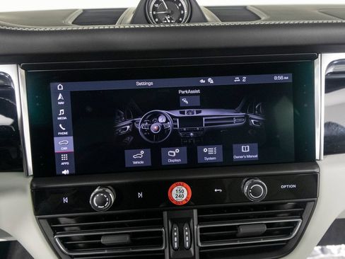 Certified 2026 Porsche Macan AWD/4WD image 26