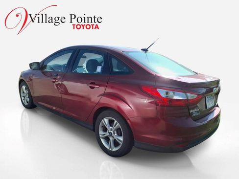 Used 2014 Ford Focus SE FWD image 2