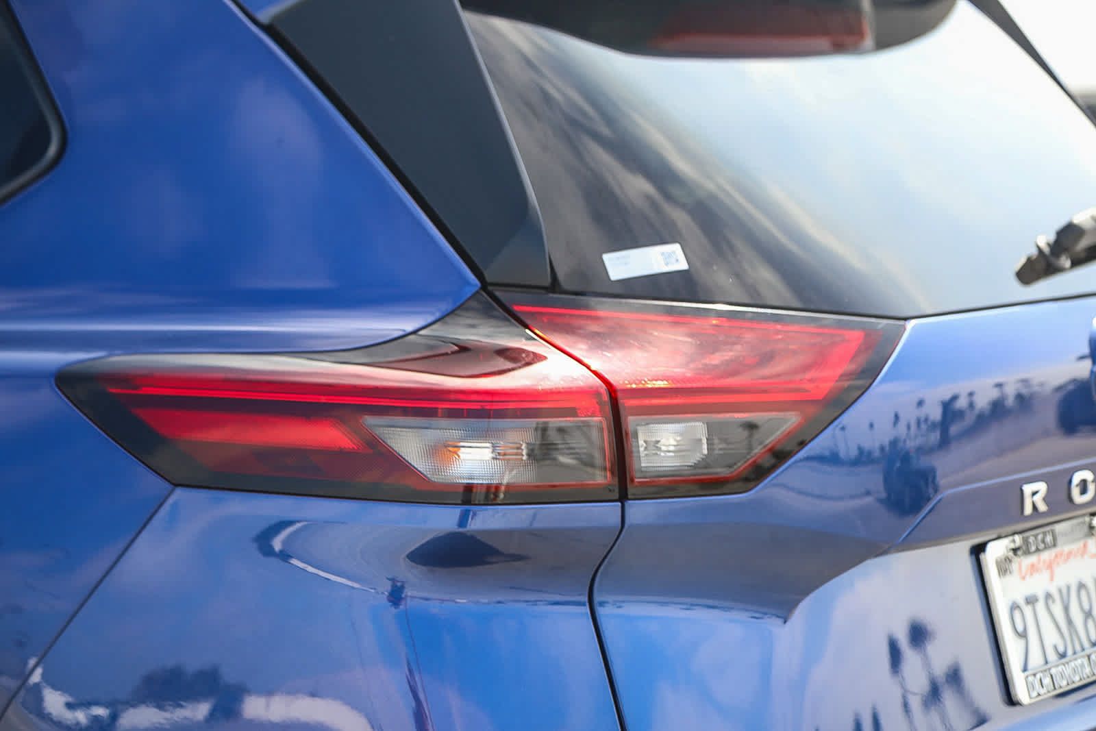 Used 2023 Nissan Rogue S FWD image 9
