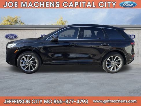 Used 2025 Lincoln Corsair Grand Touring w/ Equipment Group 302A image 4