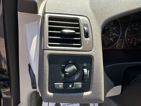 Used 2011 Volvo V50 T5 w/ Preferred Pkg FWD image 28