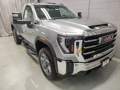New 2025 GMC Sierra 2500 SLE w/ SLE Convenience Package image 5
