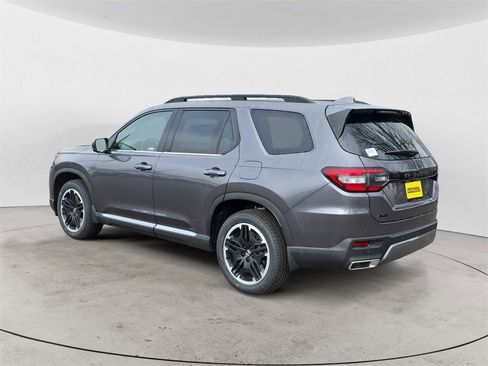 New 2026 Honda Pilot Touring image 3