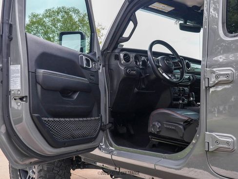 Used 2022 Jeep Wrangler Unlimited Sahara w/ Cold Weather Group AWD/4WD image 20