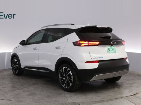 Used 2023 Chevrolet Bolt EUV Premier FWD image 17