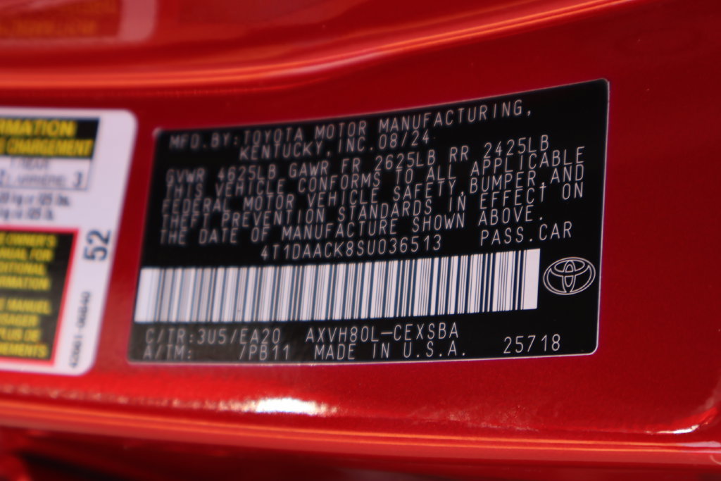 Used 2025 Toyota Camry SE w/ Convenience Package FWD image 25