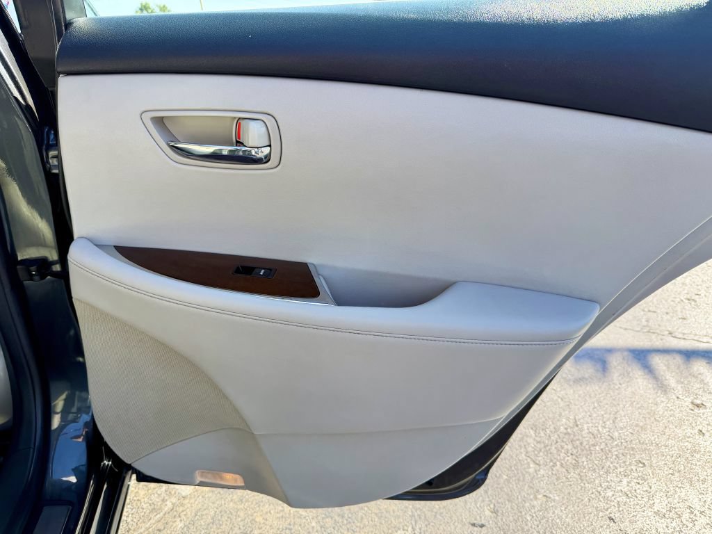 Used 2010 Lexus ES 350 w/ Preferred Accessory Package FWD image 23