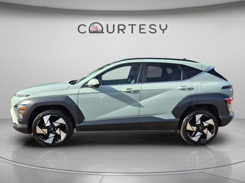 Used 2024 Hyundai Kona Limited AWD/4WD image 2