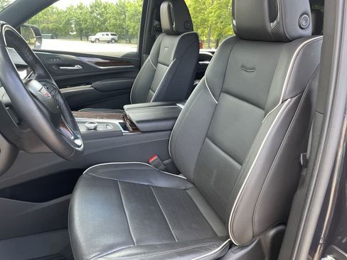 Used 2023 Cadillac Escalade Premium Luxury w/ Performance Package AWD/4WD image 12
