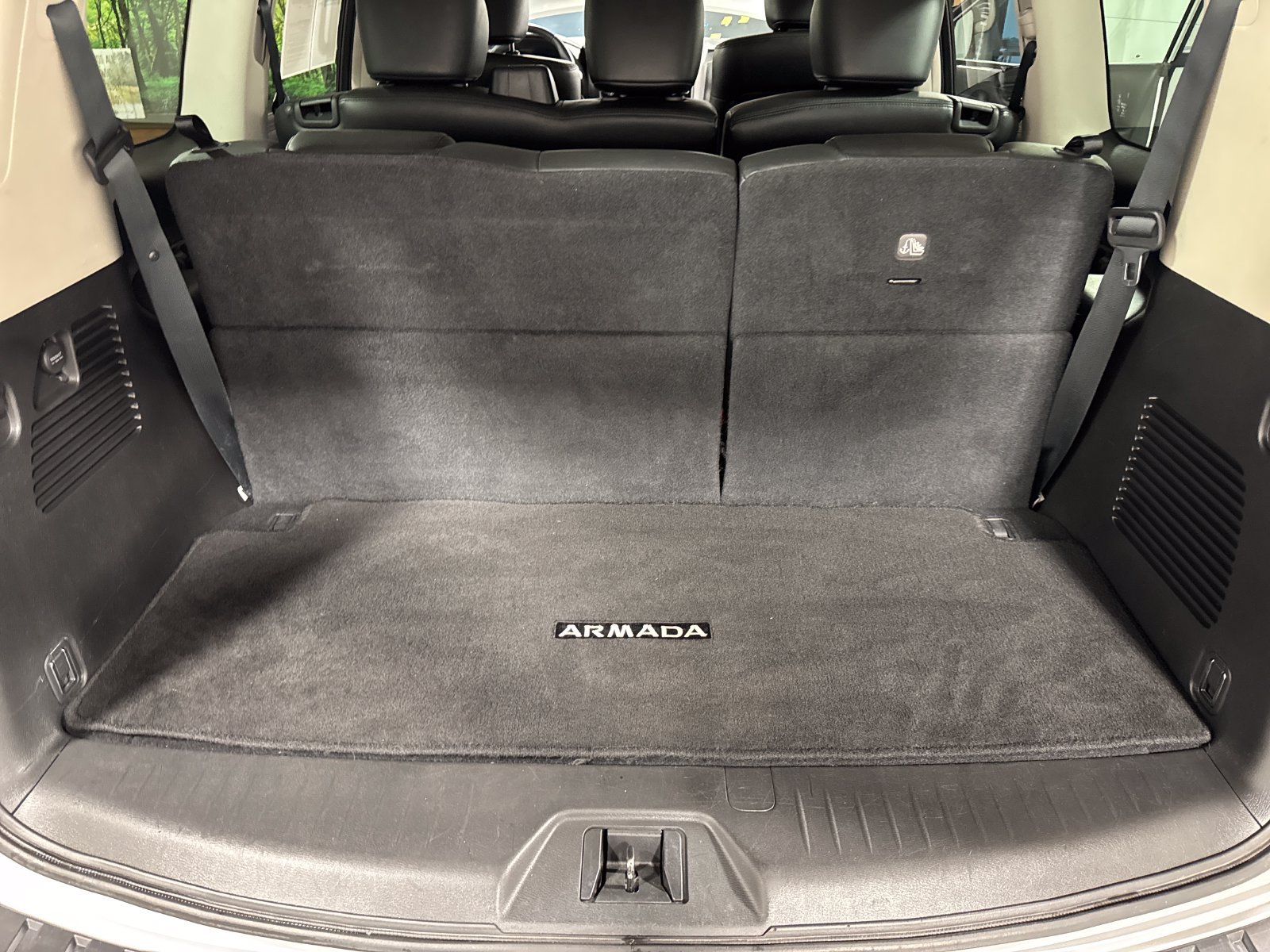 Used 2021 Nissan Armada SV AWD/4WD image 27