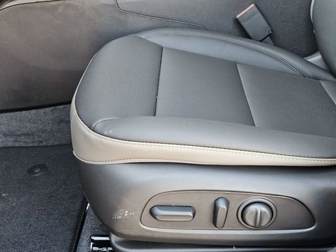 New 2026 Chevrolet Trax ACTIV w/ Sunroof Package image 26