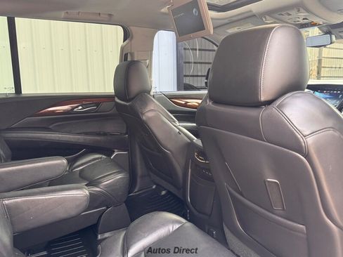 Used 2019 Cadillac Escalade ESV Premium Luxury RWD image 24