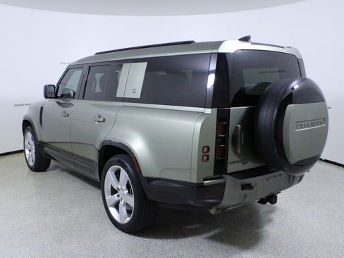 Used 2023 Land Rover Defender 130 X-Dynamic SE image 5