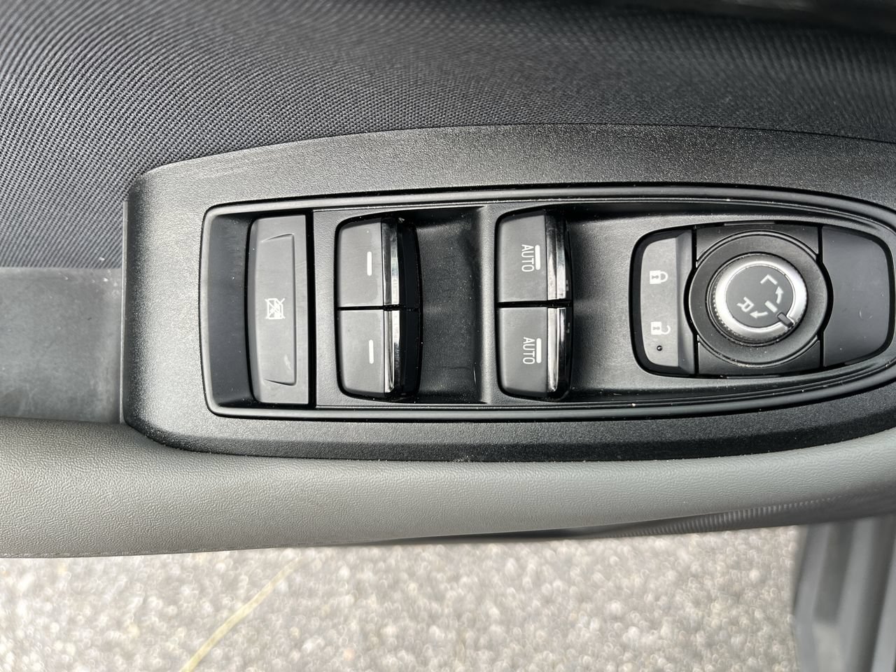 Used 2023 Subaru Outback Premium AWD/4WD image 4
