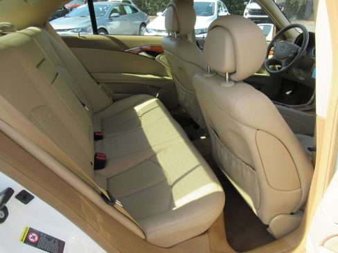 Used 2007 Mercedes-Benz E 350 Sedan image 27