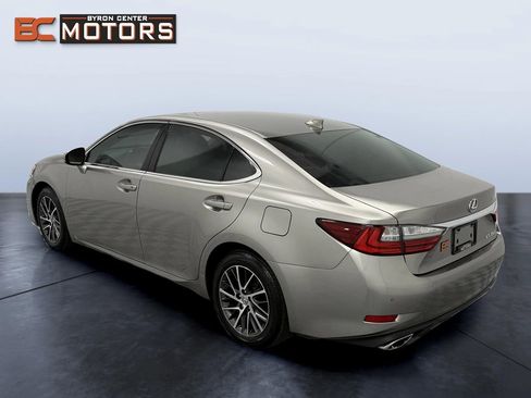 Used 2018 Lexus ES 350 FWD image 4