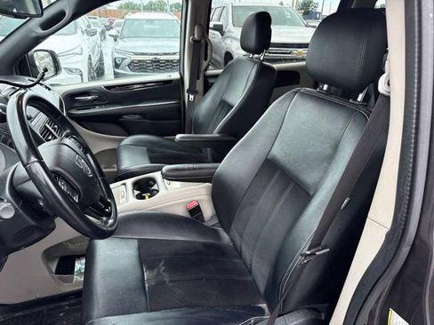 Used 2018 Dodge Grand Caravan SXT FWD image 11