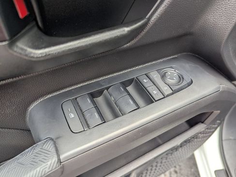 Used 2025 Toyota Tacoma SR5 RWD image 11