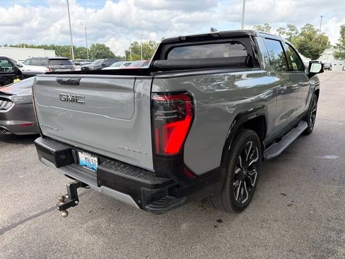 Used 2024 GMC Sierra EV Denali AWD/4WD image 3