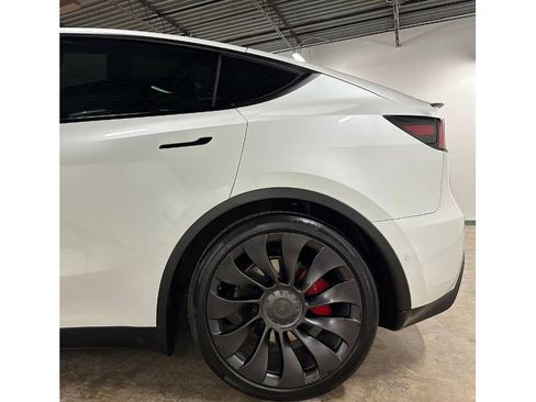 Used 2022 Tesla Model Y Performance image 9