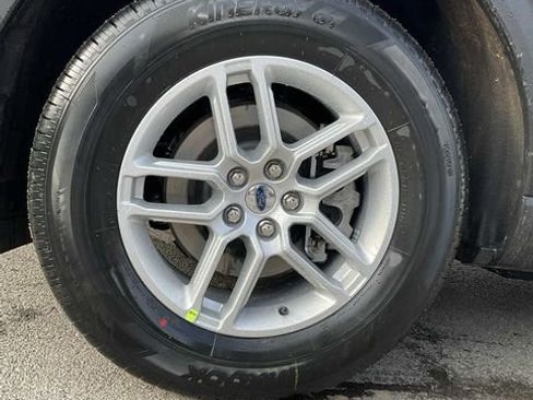 Used 2026 Ford Explorer Active AWD/4WD image 16