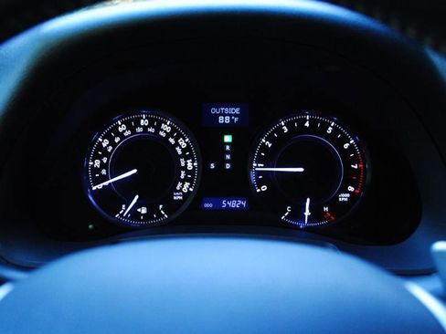 Used 2011 Lexus IS 350C w/ Luxury Pkg image 24