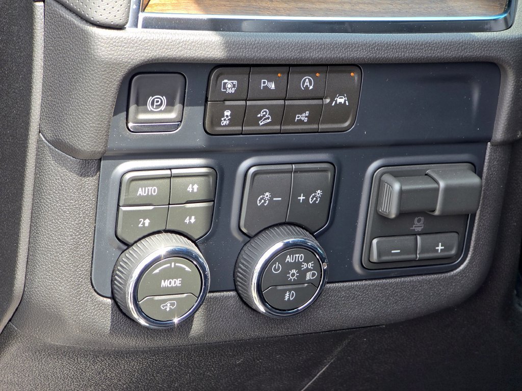 New 2026 Chevrolet Tahoe High Country AWD/4WD image 34