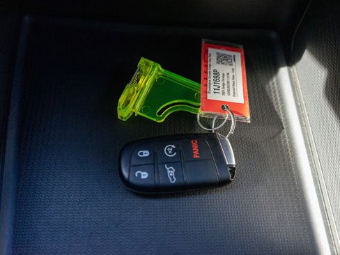 Used 2024 Dodge Durango GT image 30