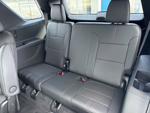 Used 2023 Chevrolet Traverse RS w/ LPO, Floor Liner Package image 35