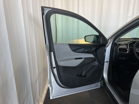 Used 2019 Chevrolet Equinox LS FWD image 20