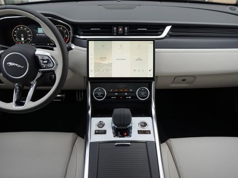 Used 2024 Jaguar XF R-Dynamic SE image 2