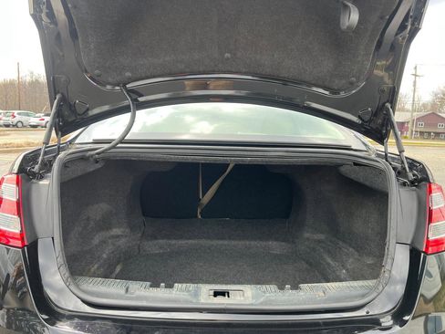 Used 2017 Ford Taurus SEL image 32