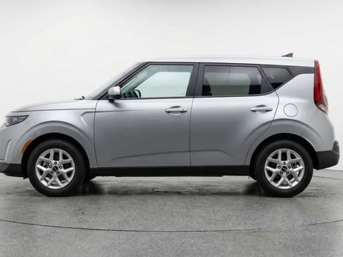 Used 2025 Kia Soul LX w/ LX Technology Package FWD image 5