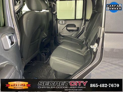 Used 2021 Jeep Gladiator Willys image 30