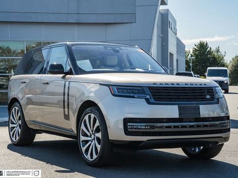 Used 2023 Land Rover Range Rover SE image 1