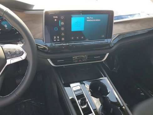 New 2026 Volkswagen Atlas SE FWD image 25